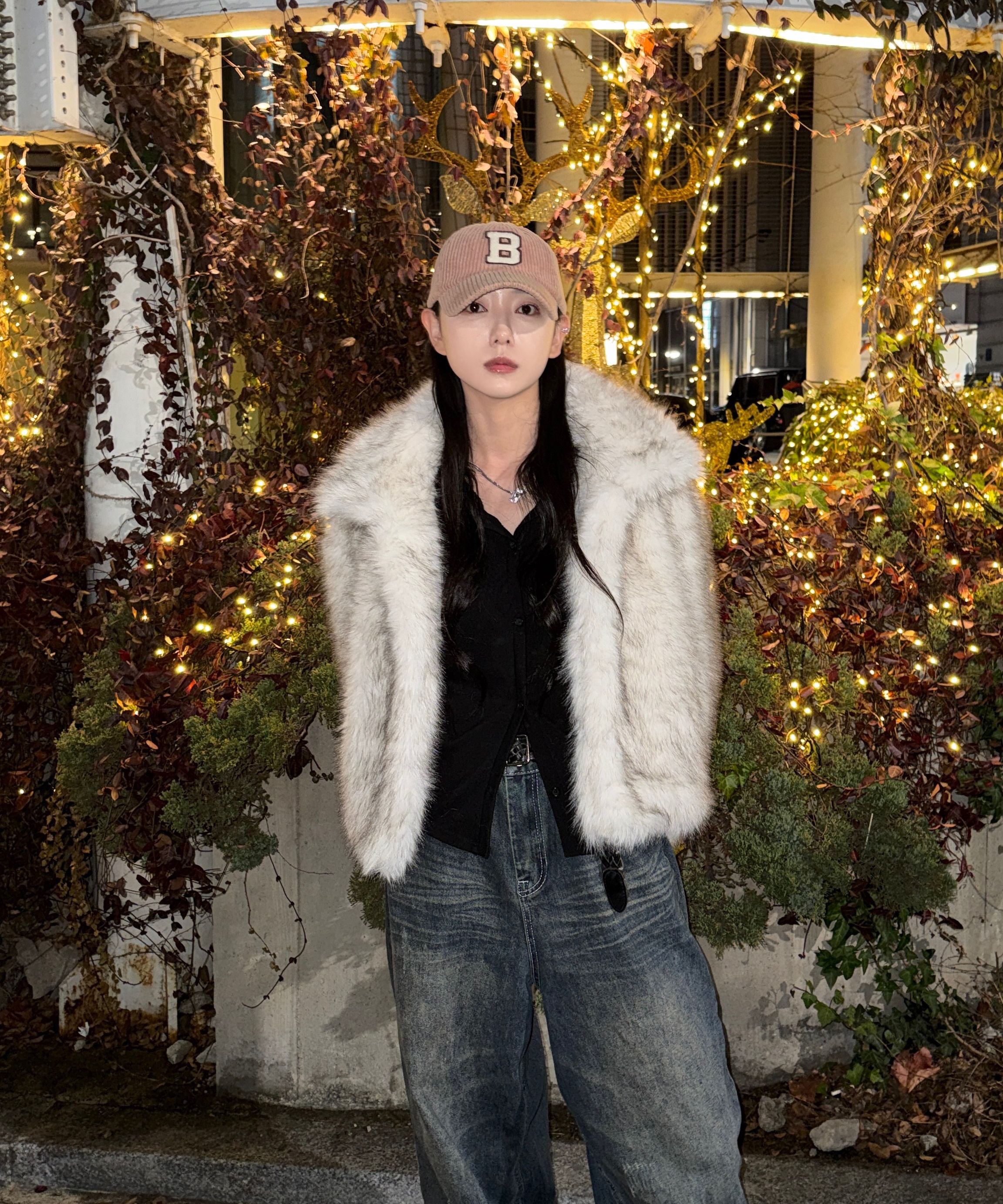 MUSINSA公式 | ROSÉ FRANTZ Crop Mix Fur Jacket [Black]