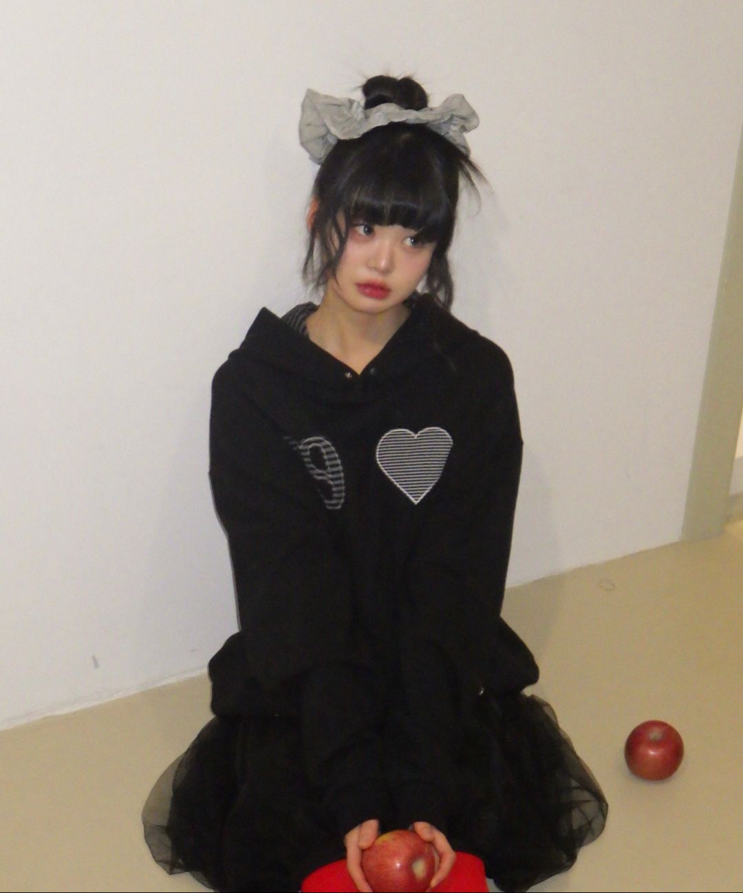 MUSINSA公式 | ILLIGO 129 ストライプ配色フードパーカー チャコール