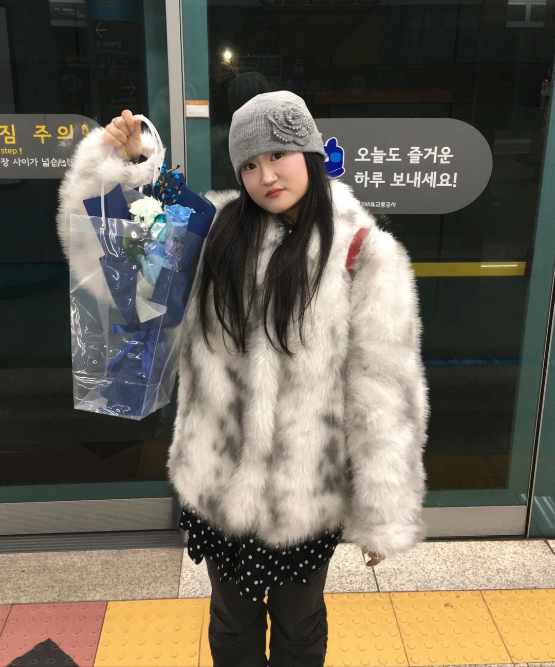 MUSINSA公式 | SETUPEXE PEARL CORSAGE BEANIE / IVORY