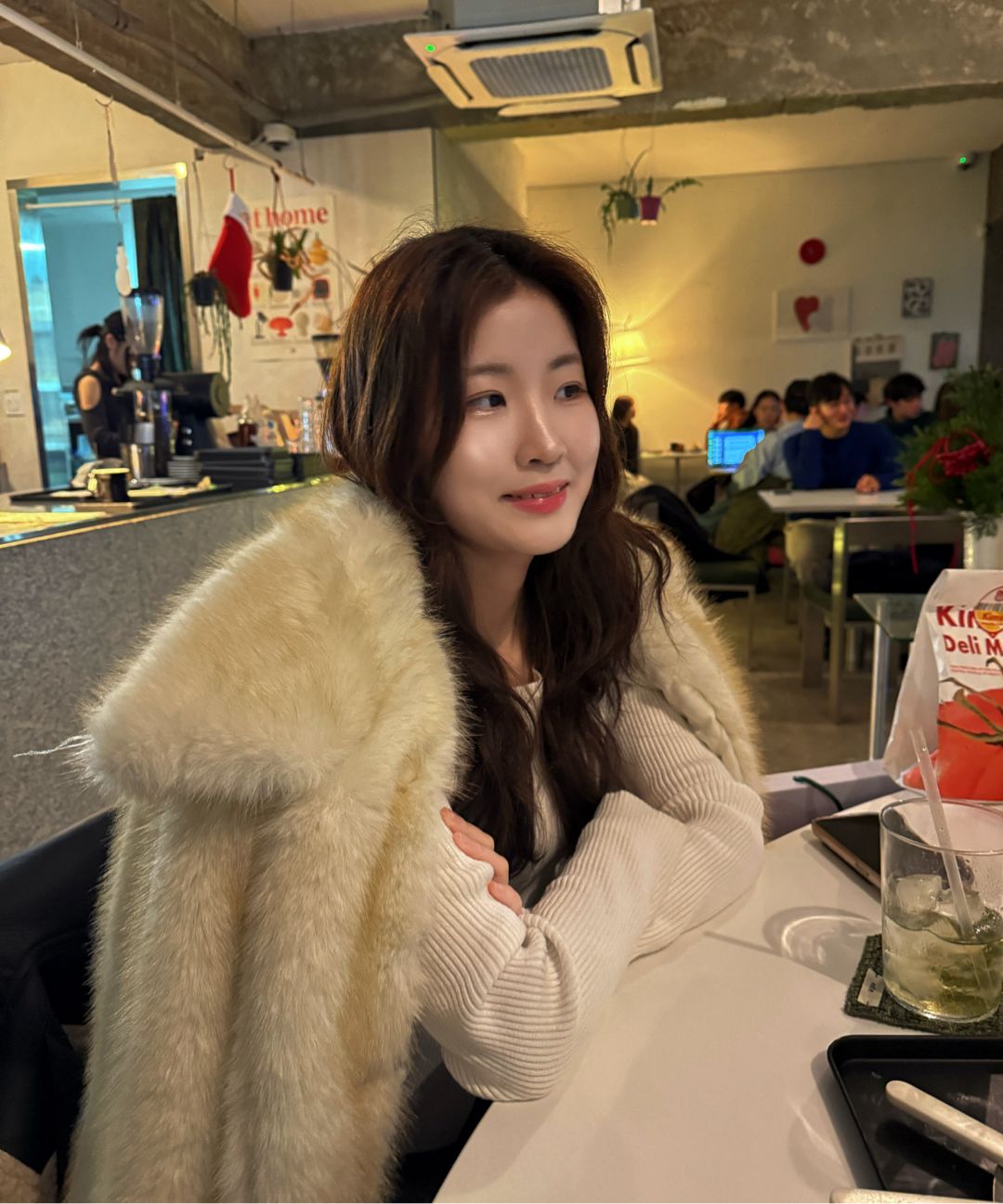 MUSINSA公式 | ILLIGO シアリングファージャケットアイボリー