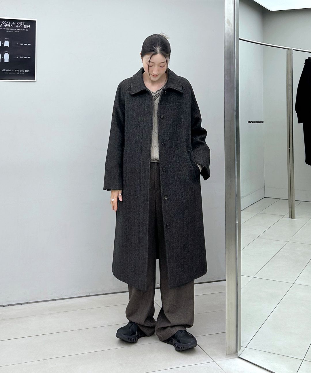 MUSINSA | INSILENCE WOMEN Vintage Classic Balmacaan Coat BLACK