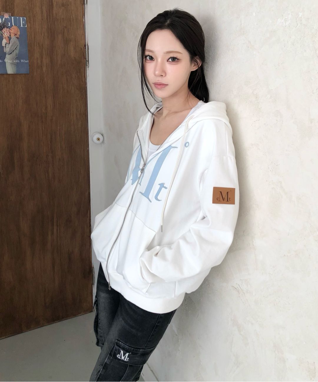 MUSINSA公式 | MUCENT ワディアプリケロゴフードジップアップ 男女共用