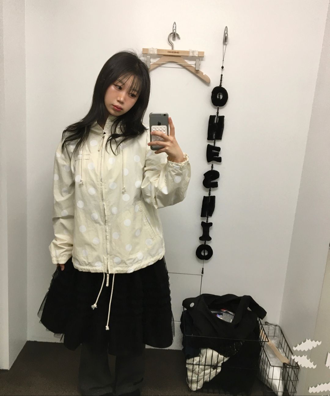 오헤시오(OHESHIO) dot frill hooded windbreaker jumper (black