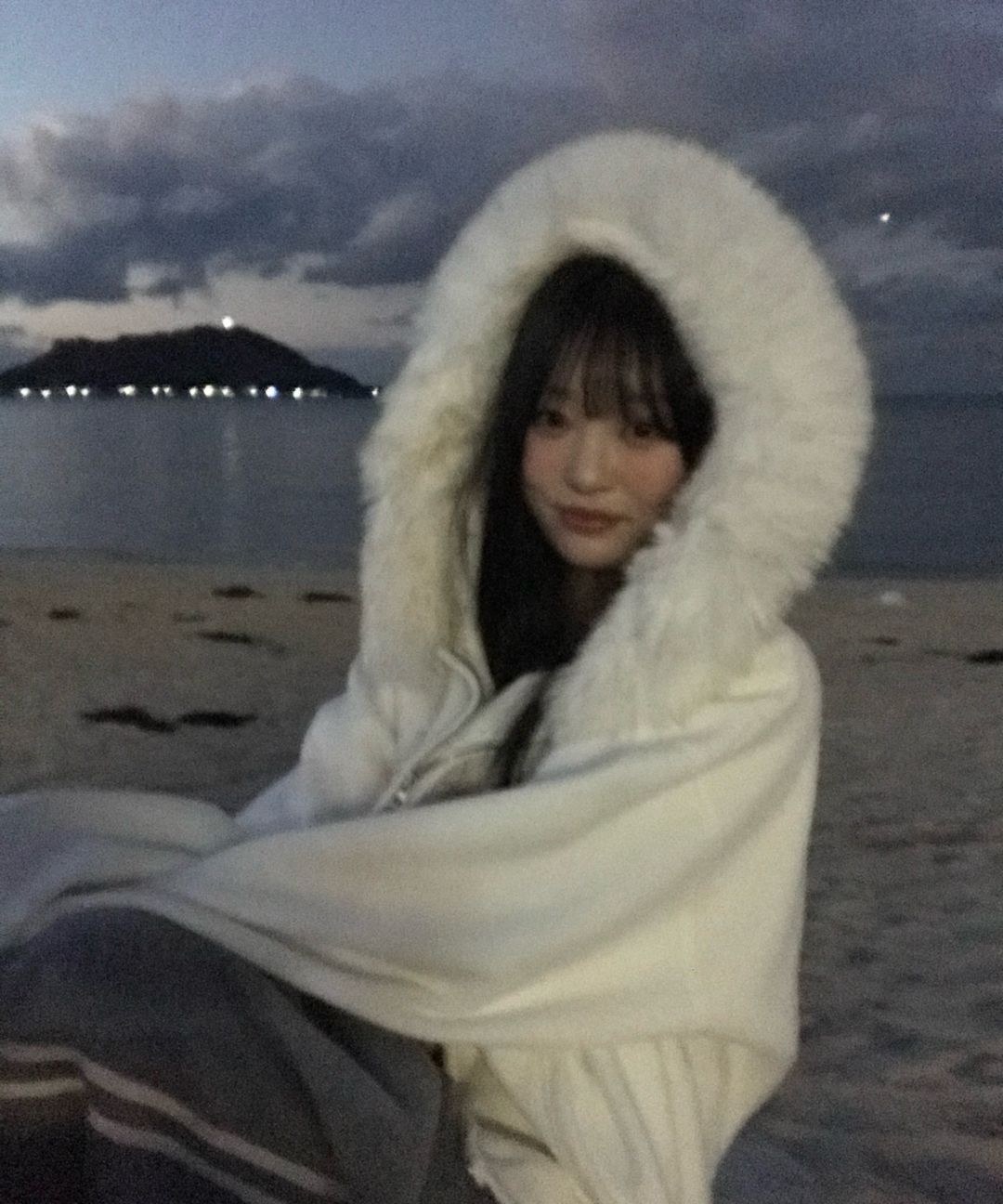 MUSINSA公式 | ROSÉ FRANTZ Fur Overfit Lettering Hood Zip-up [Ivory]