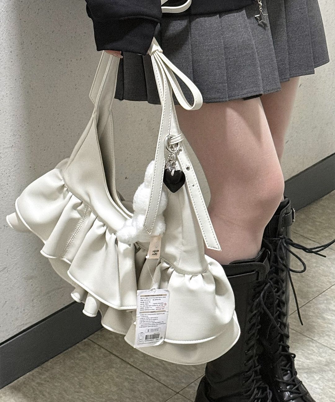 알키알카(ALKI ALKA) Rivv Ruffle Bag (Black) - 사이즈 & 후기 | 무신사