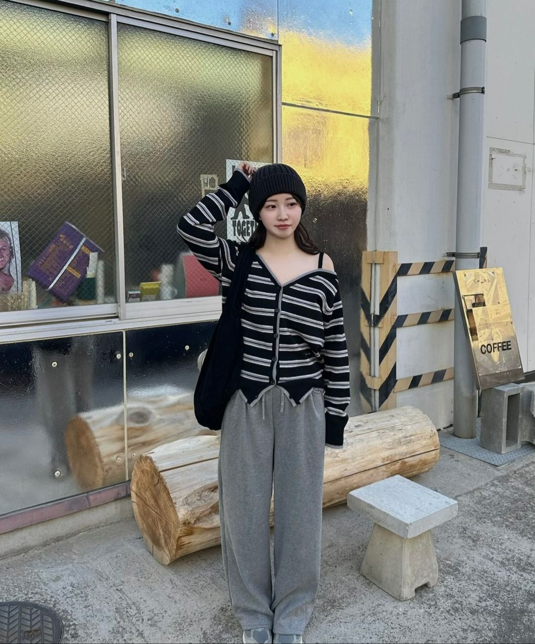 トップス rolarola OFF SHOULDER STRIPE CARDIGAN MUSINSA | ROLAROLA ONE OFF SHOULDER STRIPE WOOL BLENDED CARDIGAN BLUE