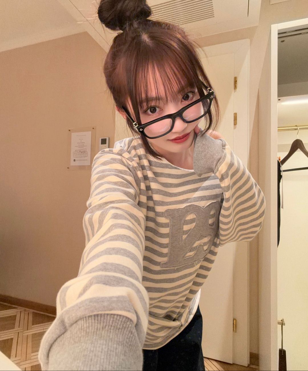 MUSINSA公式 | ILLIGO 129 ストライプ スウェット アイボリーメランジ