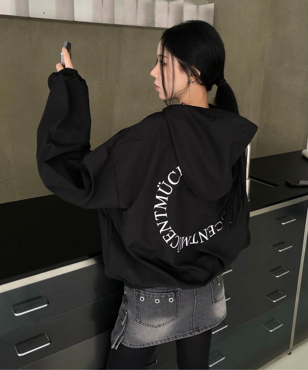 MUSINSA | MUCENT Back Round Windbreaker (Black, Charcoal)