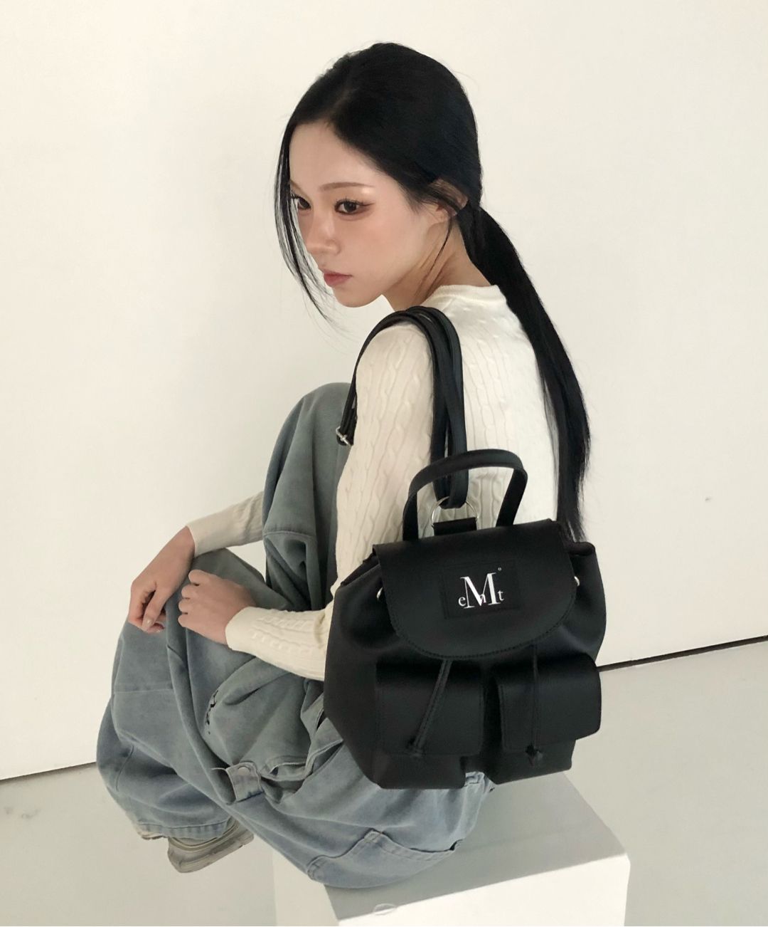 MUSINSA公式 | MUCENT アレンツーポケットレザーミニバックパック 男女共用