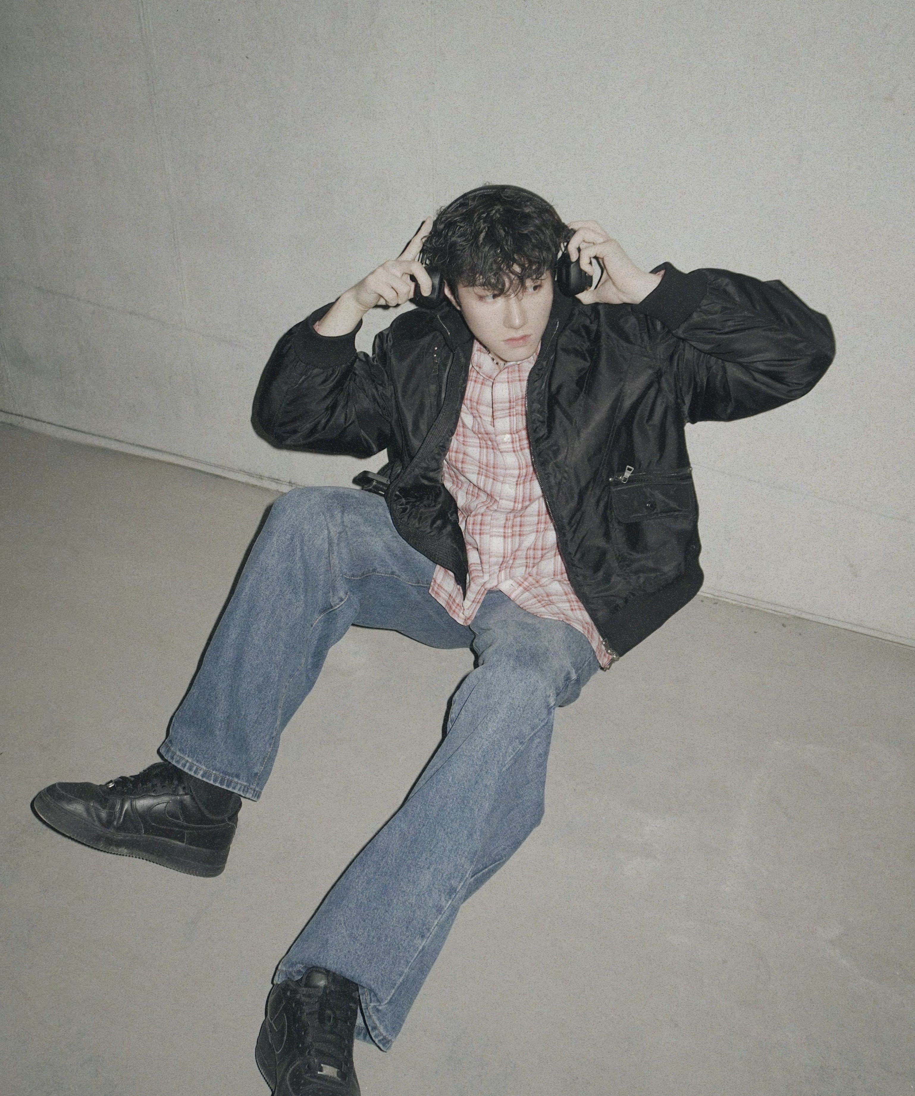 ジャケット・アウター DANCEL DD cropped studded MA-1 jacket Studded Cropped Denim Jacket - Faded Blue | One Teaspoon USA