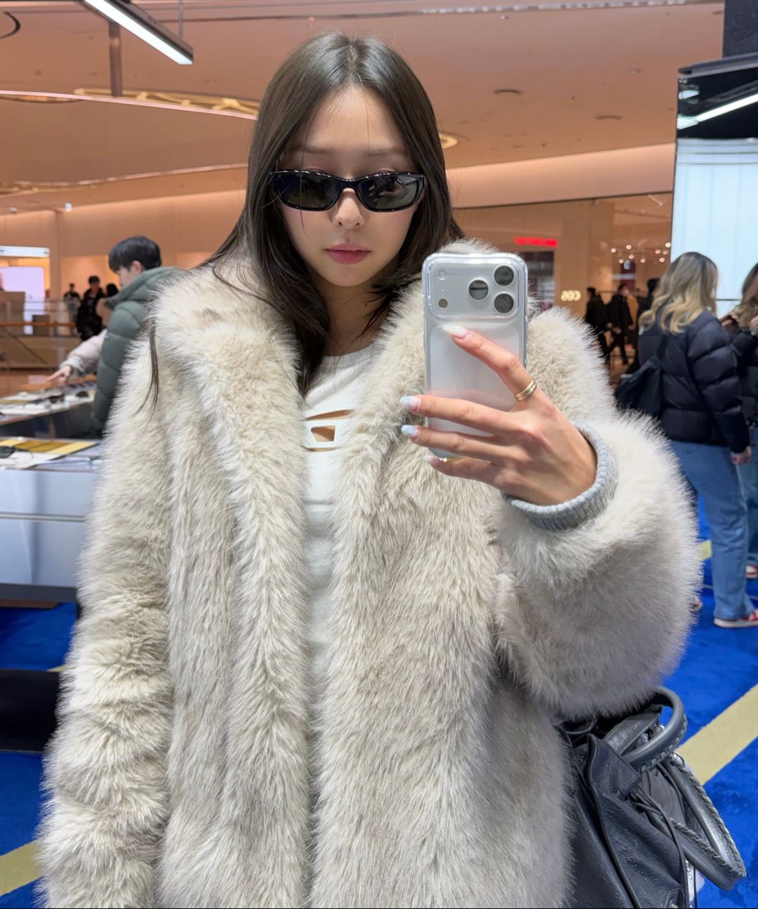 MUSINSA | OAFISH FLUFFY MIX FUR JACKET, LIGHT GRAY