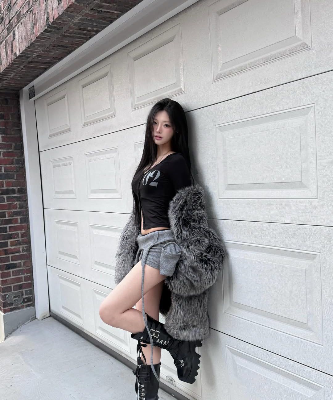 길라아카이브(GILAARCHIVE) BOLD LOGO POCKET KNIT SHORTS_BROWN
