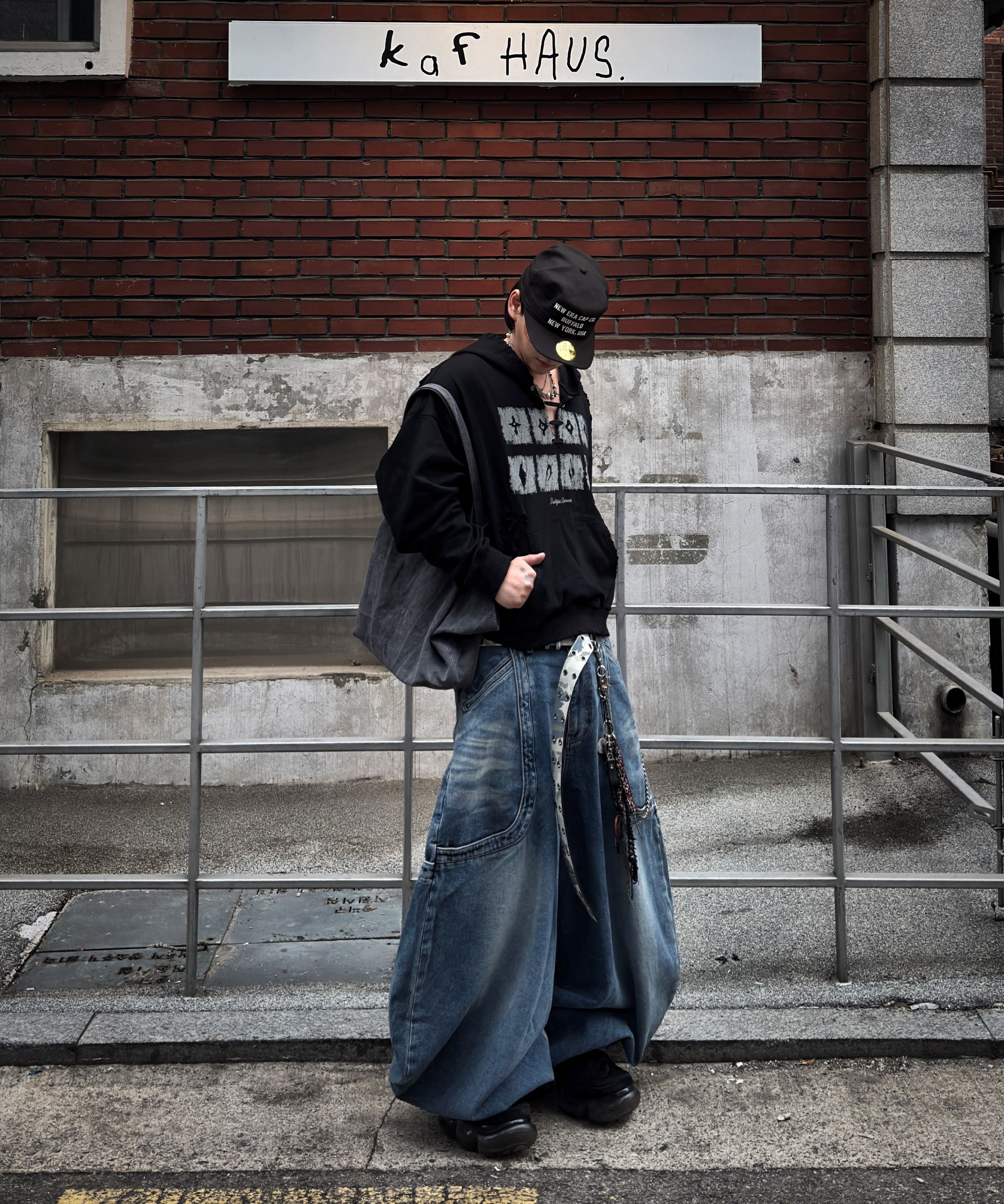 MUSINSA | NOT4NERD Dying Ember Slit Pullover Hood - Black