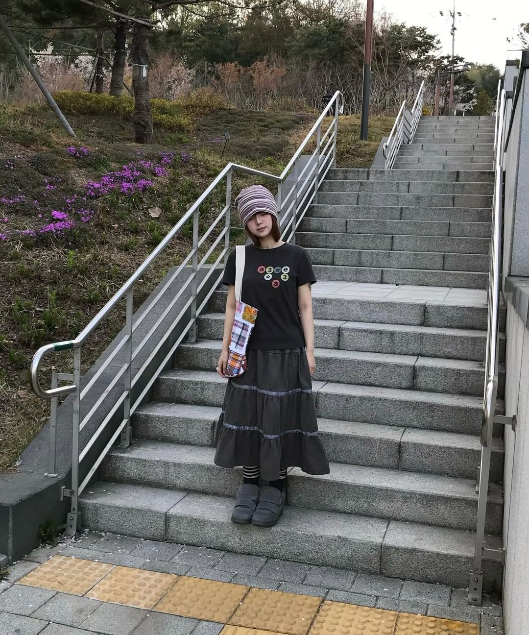 에이이에이이(AEAE) CHECK MIDI TIERED SKIRT [NAVY] - 사이즈 & 후기