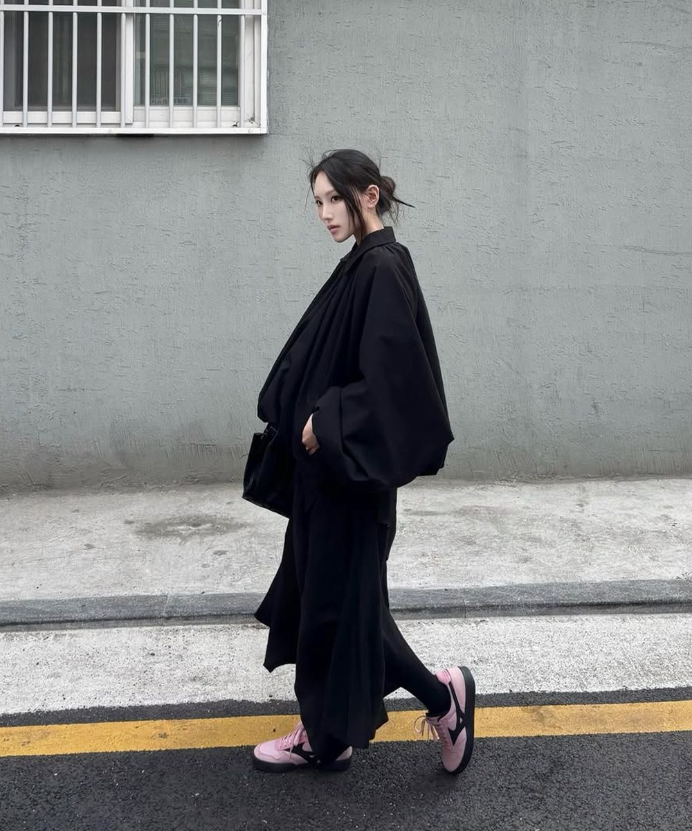 미세키서울(MISEKI SEOUL) Flutter folding Skirt CHARCOAL - 사이즈