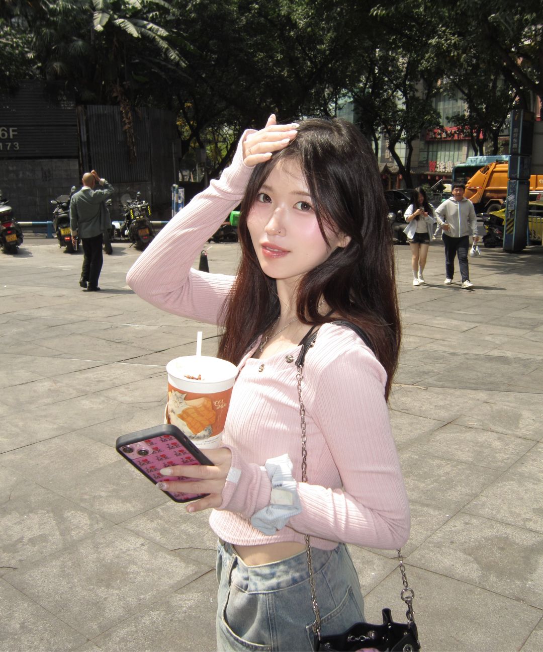MUSINSA公式 | PLEASENOFOLLOW Bunny Snap Button Top ( Ver.1 ) (Black)