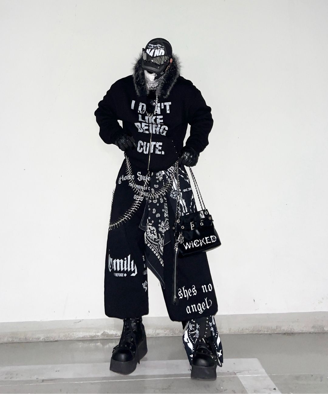 MUSINSA | OPUS 0012 Op. 08 SWEET FAMILY BALLOON SWEAT PANTS BLACK