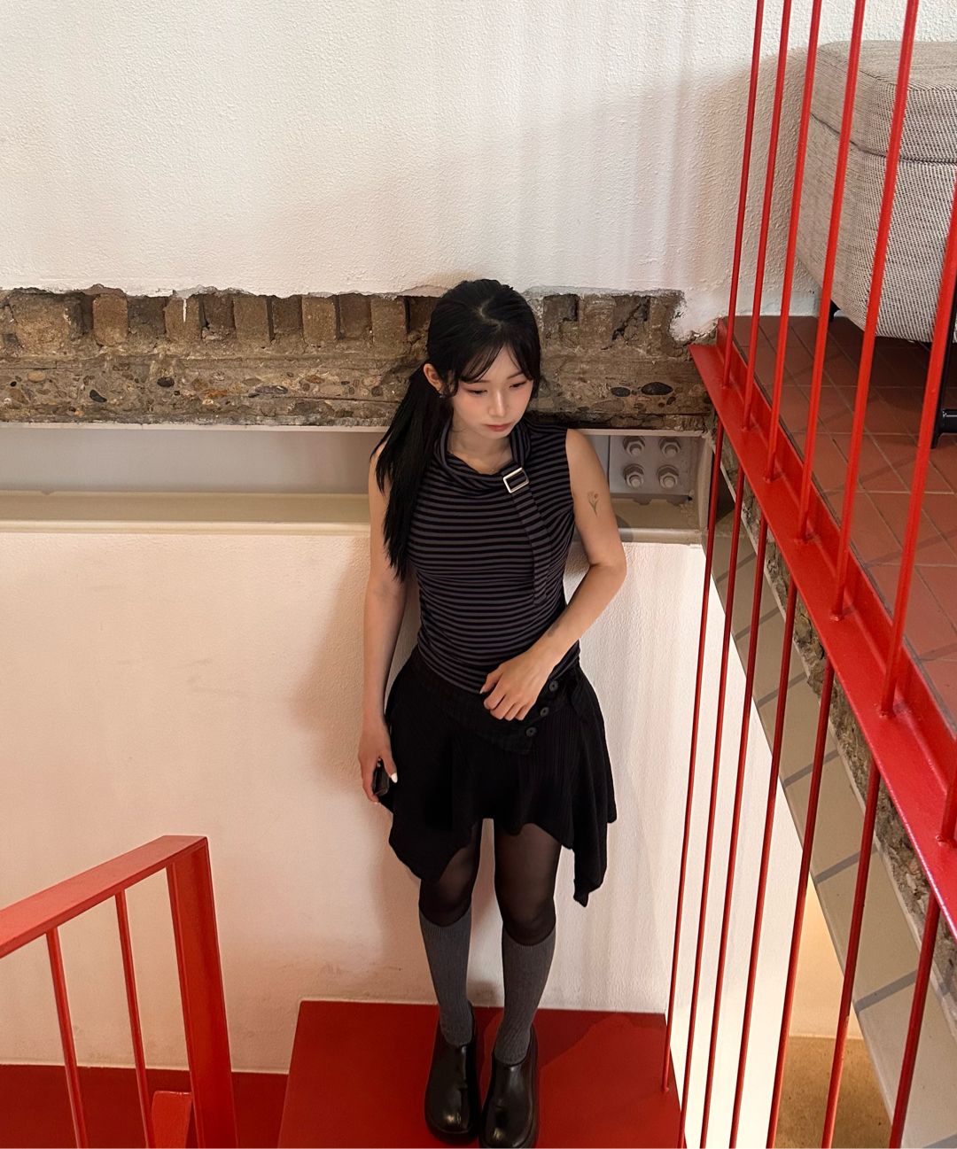 미세키서울(MISEKI SEOUL) Unbalanced flow mini skirt BLACK - 사이즈