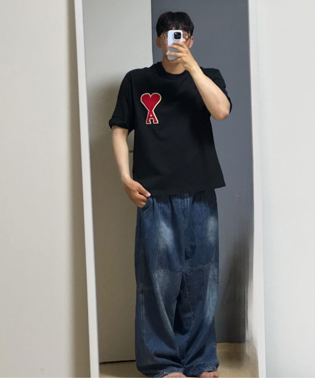 a♡ MUSINSA | AMI Paris Logo Patch Short Sleeve T-Shirt - Navy