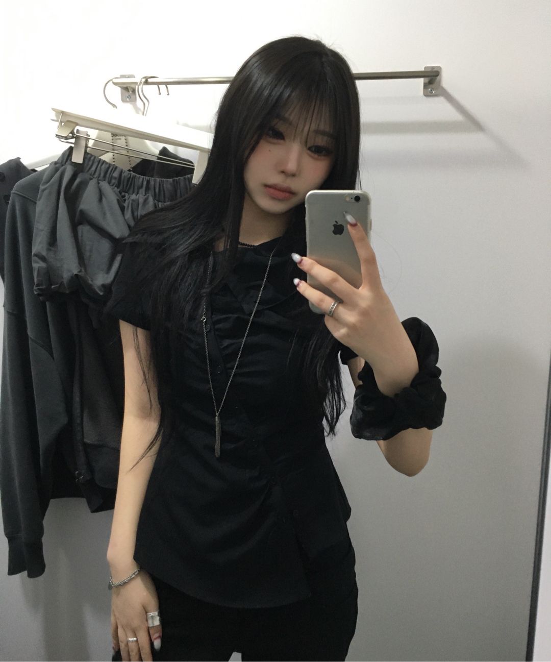 미세키서울(MISEKI SEOUL) High neck shirring button shirt BLACK