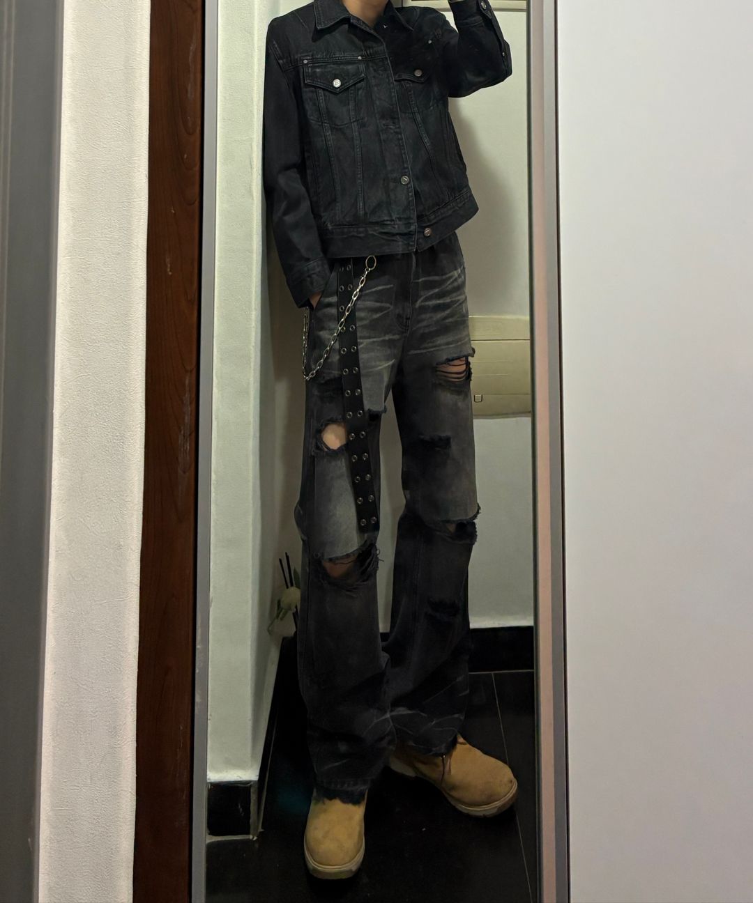 MUSINSA公式 | VONVAT Black Coated Denim Jacket