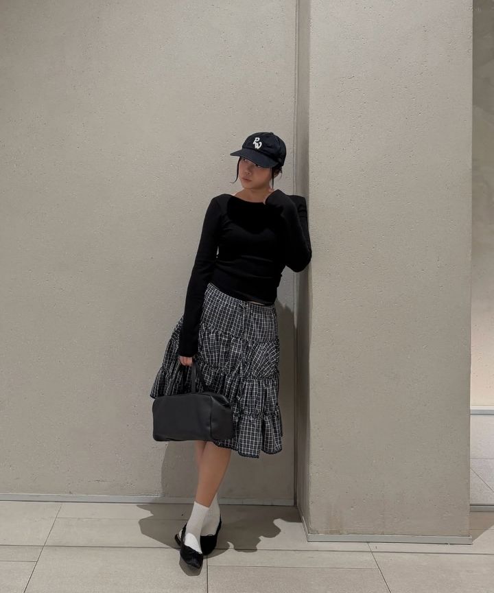 korean winter dressing style 5 Must-Have Clothing Items to Survive the Cold in Korean Winter