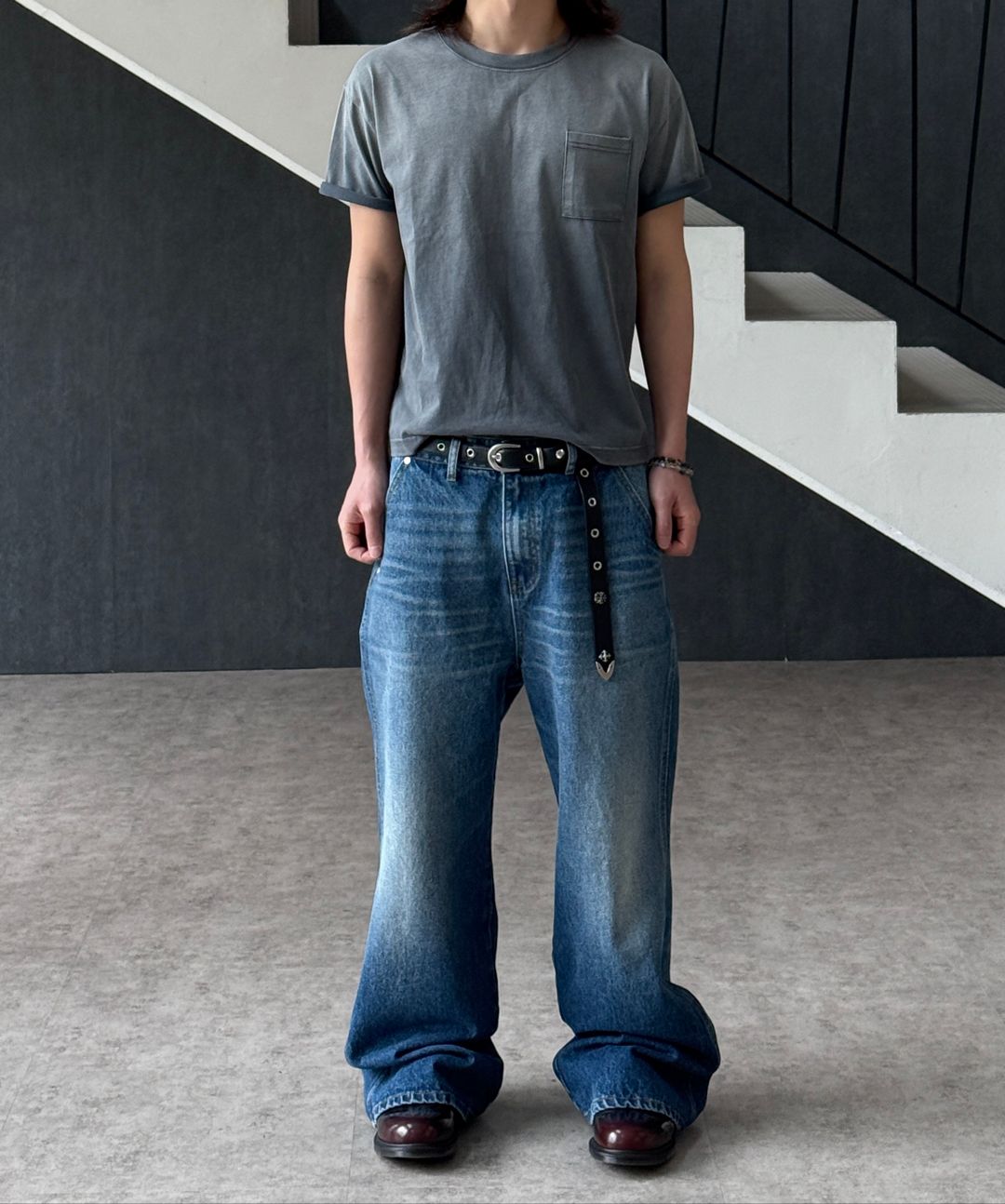 suade CURVED FLARE DENIM RAW INDIGO CURVED FLARE DENIM [BLUE]