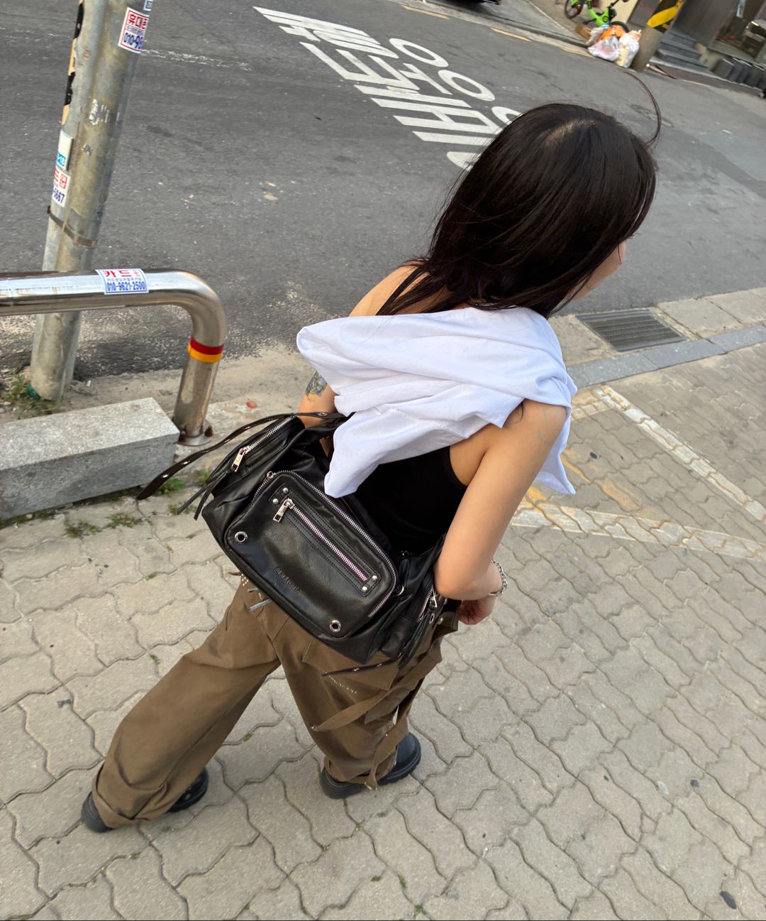 MUSINSA | BLACK PURPLE Maxi Marco Bag_Black