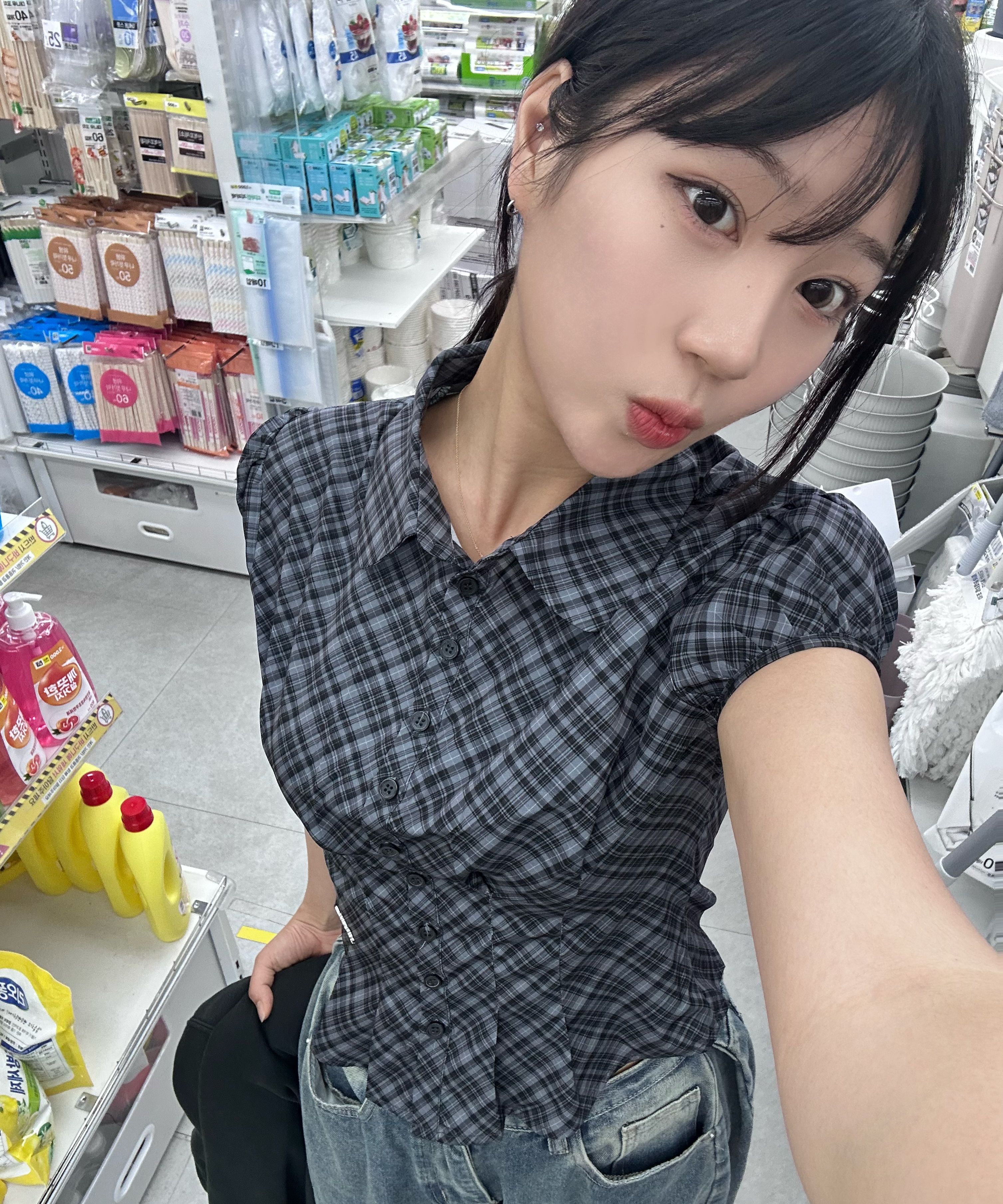 MUSINSA公式 | ROSEFRANTZ Check Puff Short Sleeve Blouse [Black]