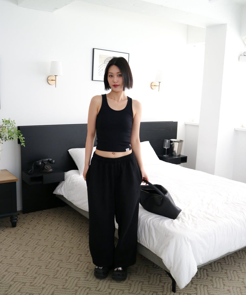 lcdc キャミ　glowny blackup cos musinsa MUSINSA | GLOWNY G CLASSIC SCOOP NECK SLEEVELESS (BLACK)