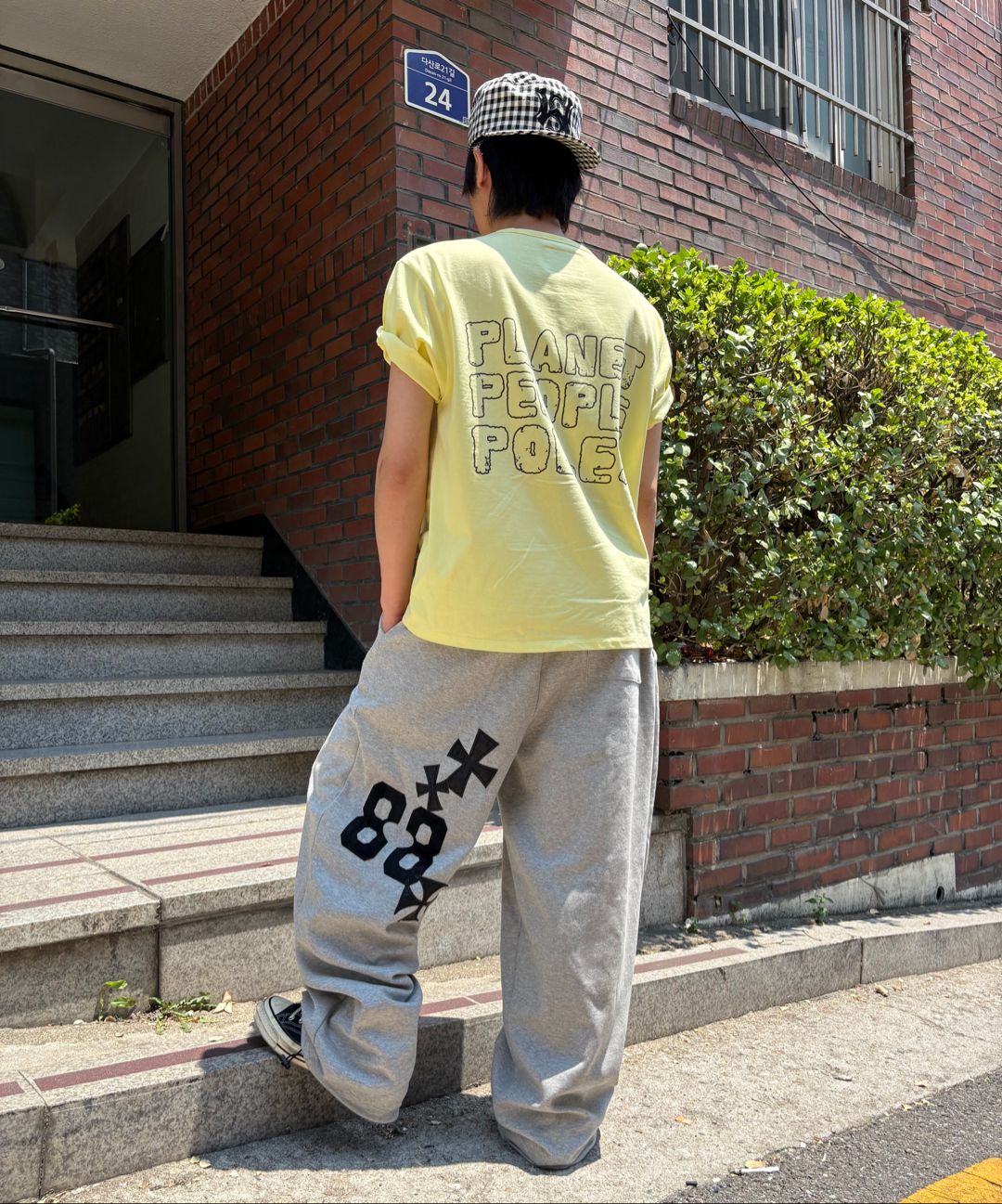 MUSINSA | SCALLYWAG Summer 88 Cross Bag Patch Sweat Pants [Gray]