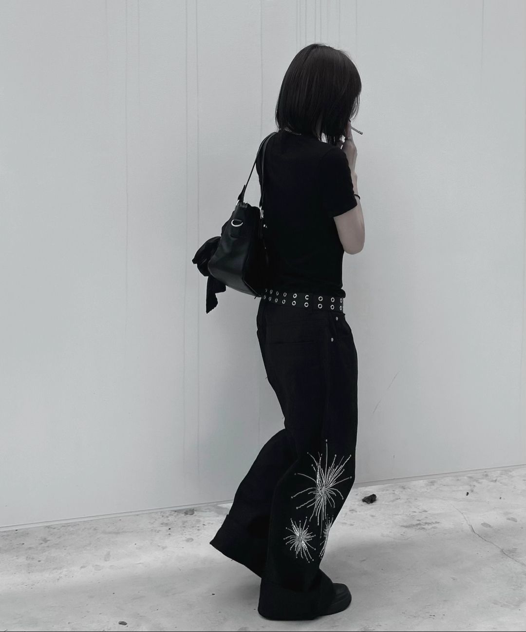 MUSINSA公式 | IUGAMAKARAS Laced Ribbon Leather Shoulder Bag (Black)