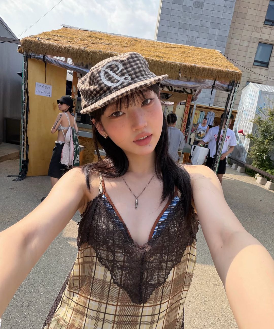 MUSINSA公式 | DEF PILLBOX CAP CHECK BROWN