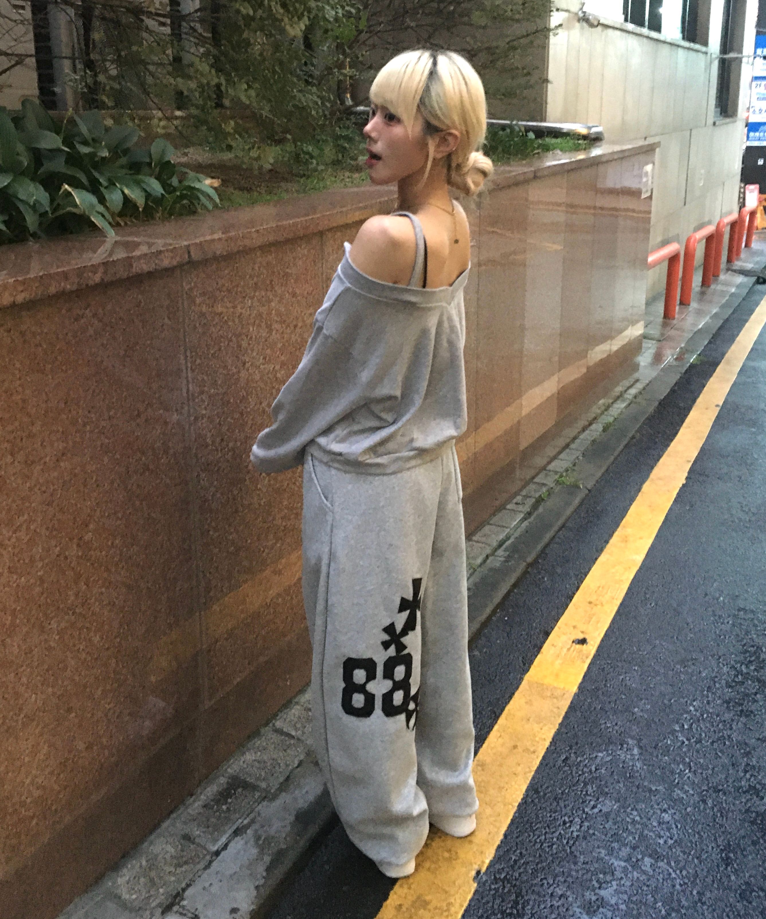 MUSINSA | SCALLYWAG Summer 88 Cross Bag Patch Sweat Pants [Black]