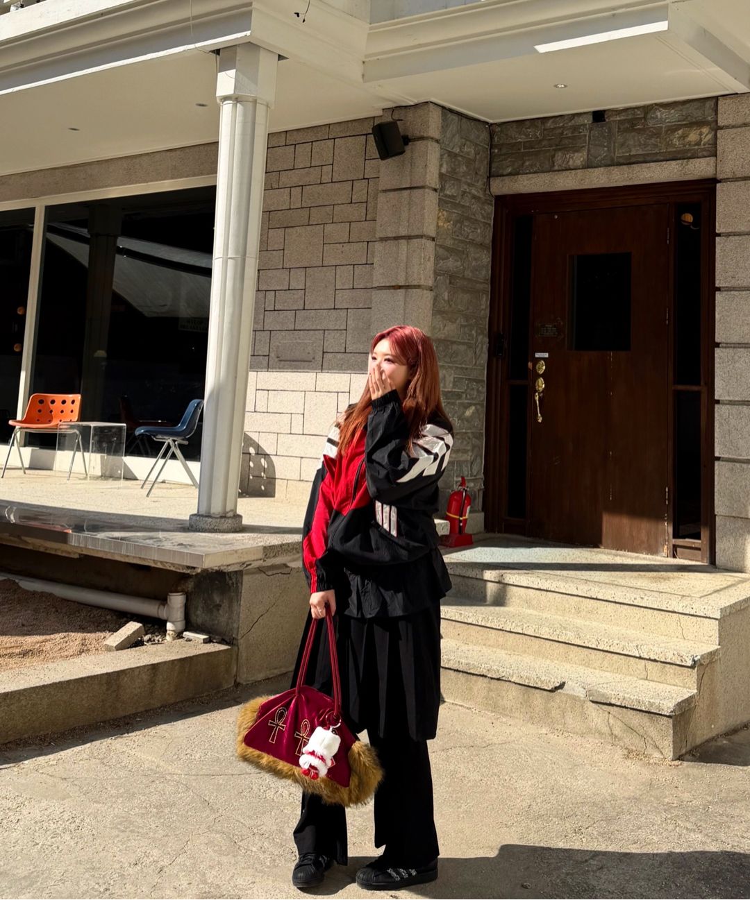 스컬프터(SCULPTOR) Fluffy Slouch Velvet Bag Burgundy - 사이즈
