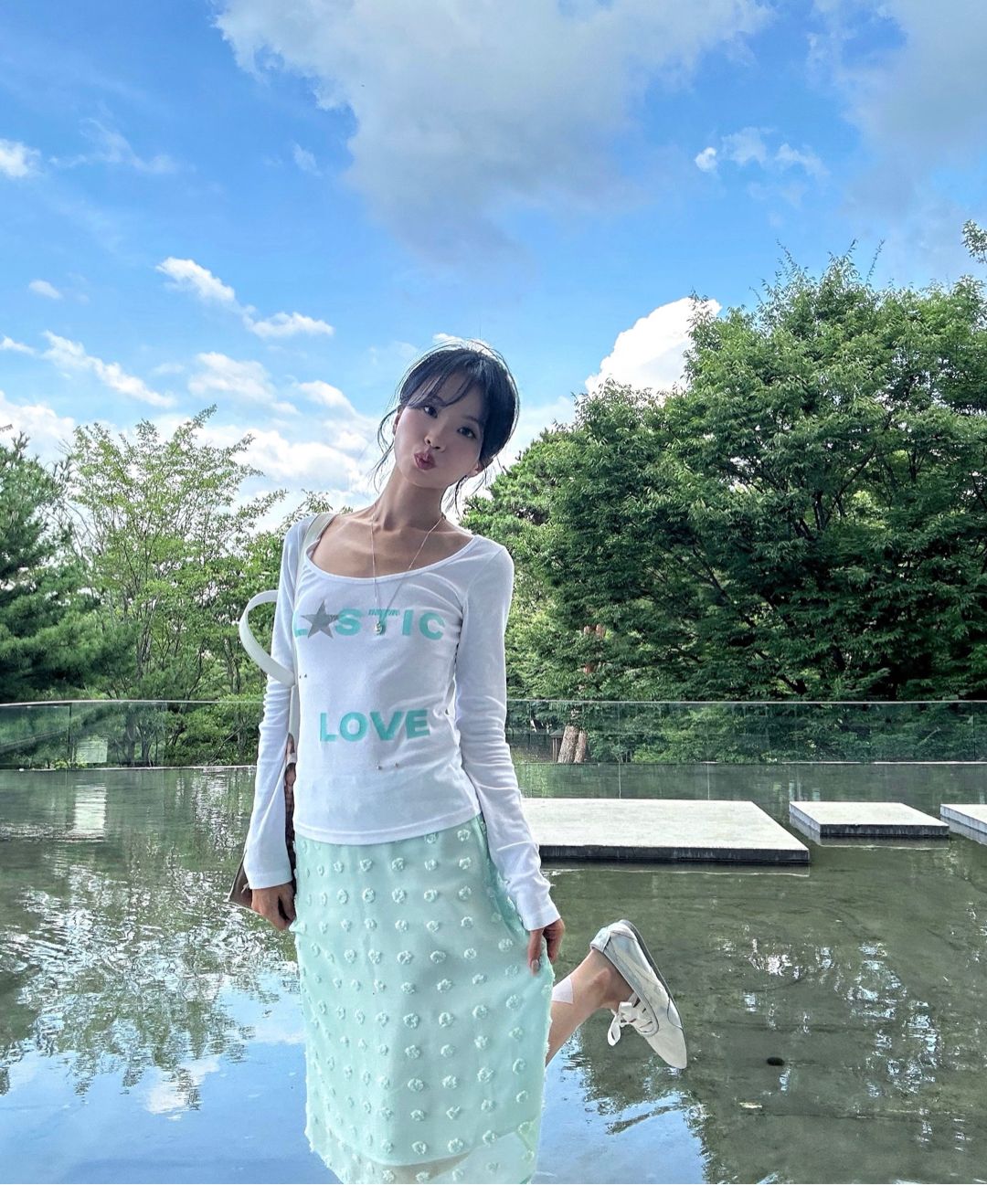 MUSINSA公式 | SETUP-EXE LOVE U-NECK TOP / BLACK