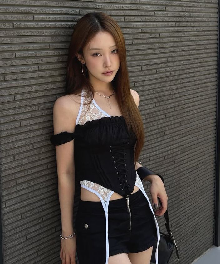 플리즈노팔로우(PLEASENOFOLLOW) Lua Garter Lace Halter Sleeveless