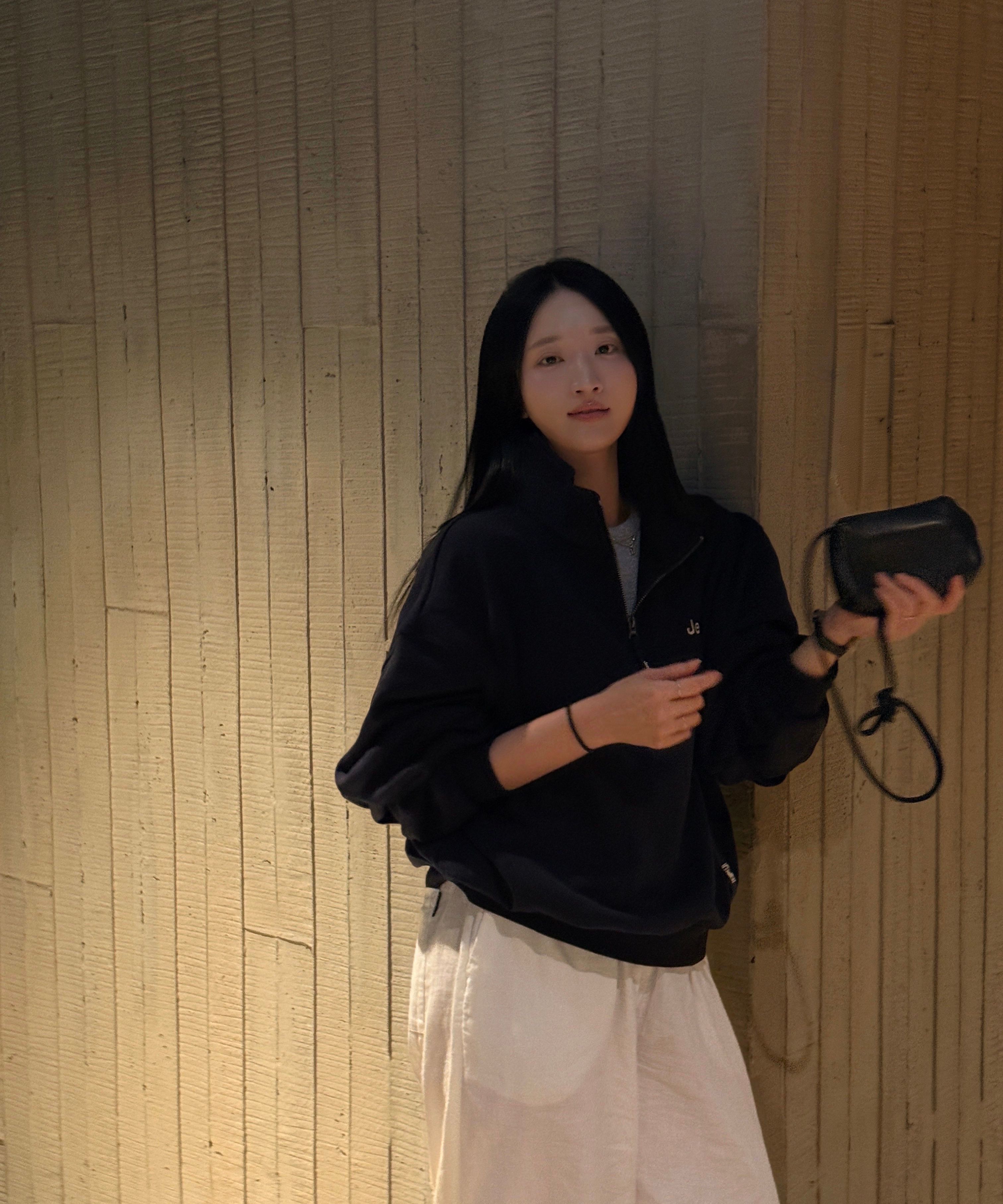 MUSINSA | JEEP [360g] WOMEN M-Logo 하프집업 맨투맨 (JQ5TSF838BK)