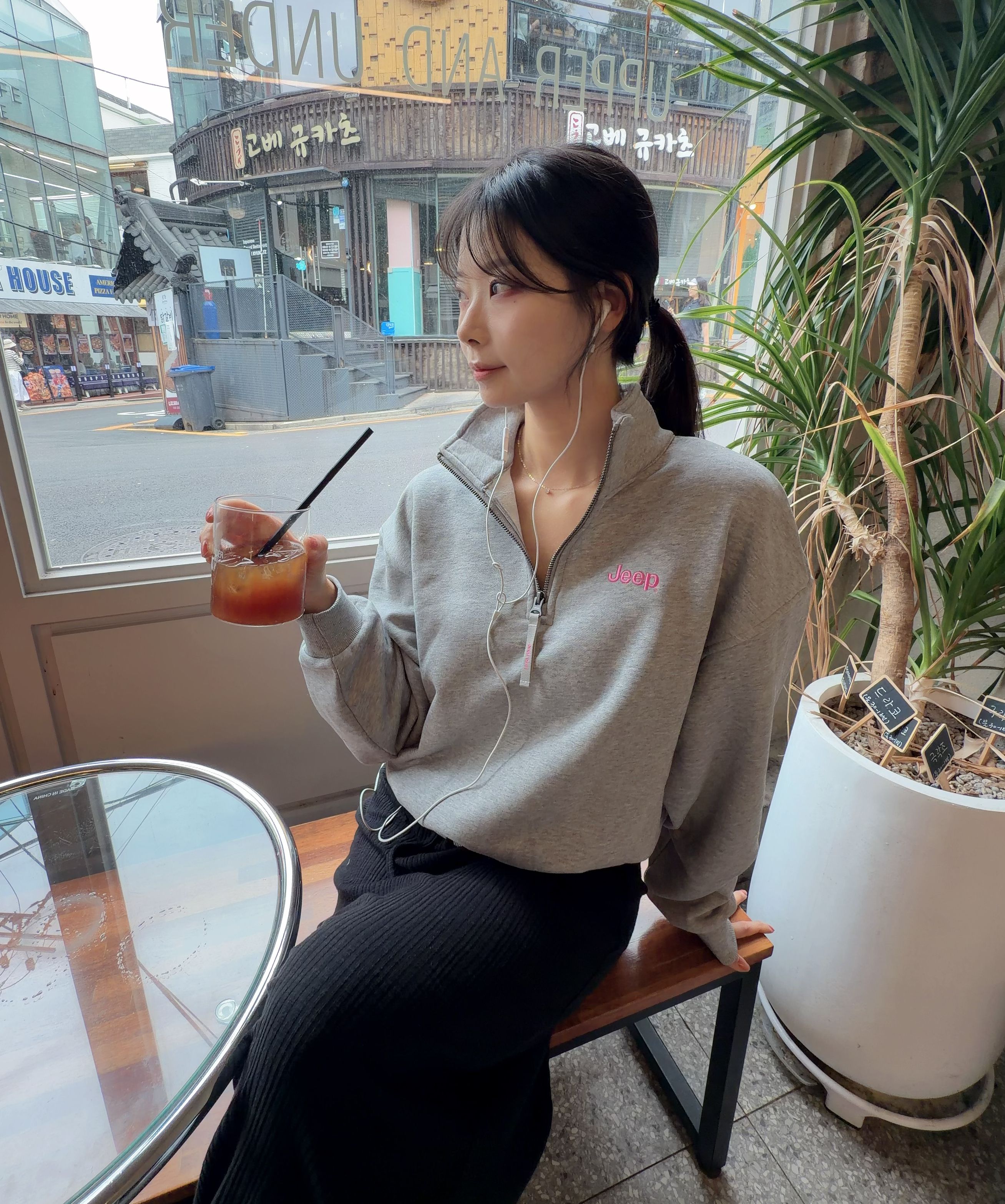 【SALE】レジースミス　ピッチングトレーナー MUSINSA | JEEP [360g] WOMEN M-Logo 하프집업 맨투맨 (JQ5TSF838BK)