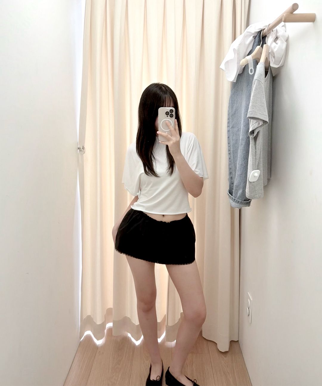 MUSINSA | GLOWNY G CLASSIC LACE-UP MINI SKIRT (WHITE)