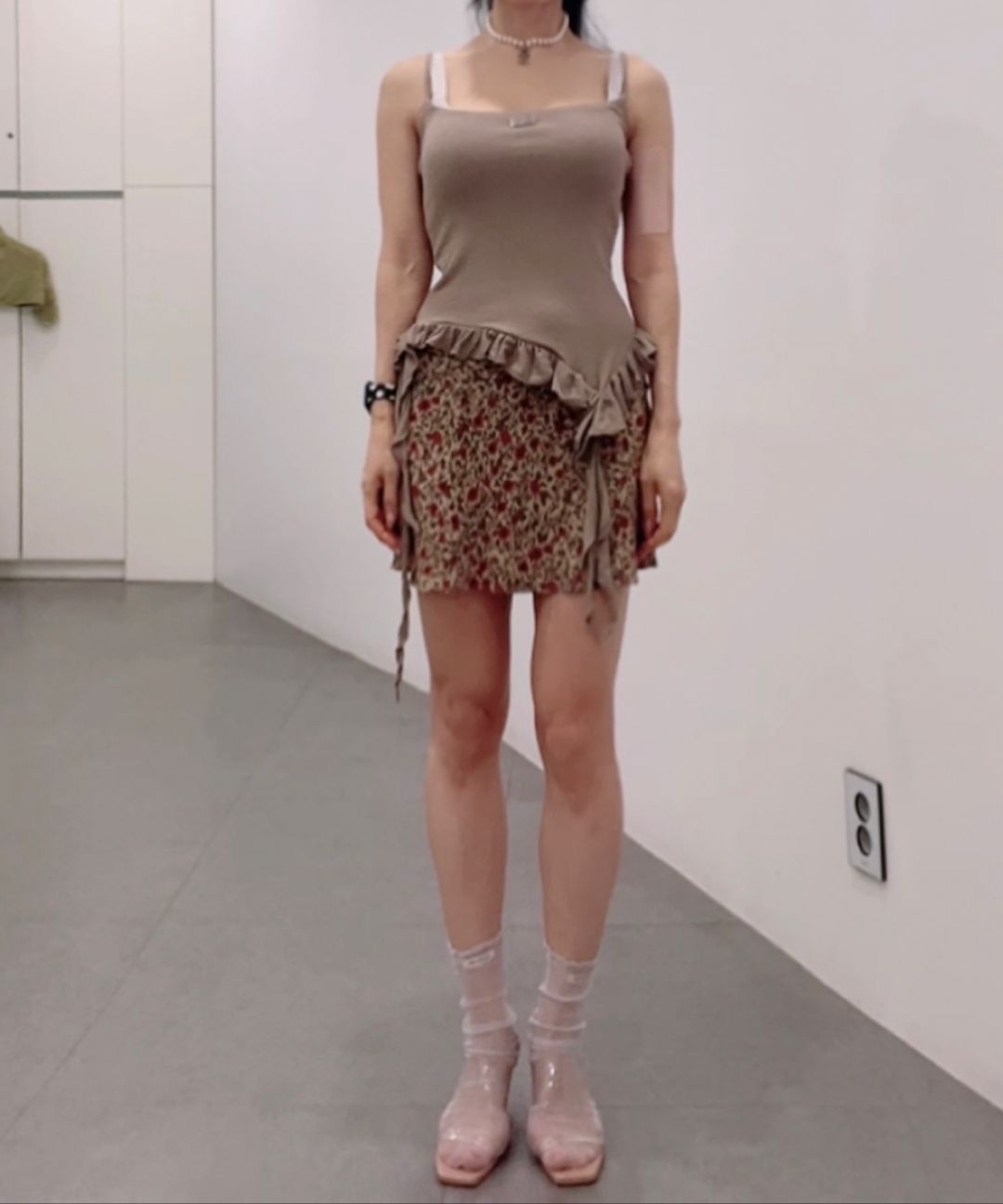 MUSINSA | KHAKIPOINT Ruffle Layered Sleeveless (cream)
